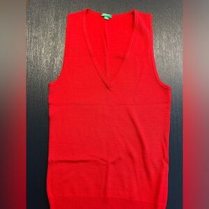 New without tags Benetton Red V-neck best women’s large